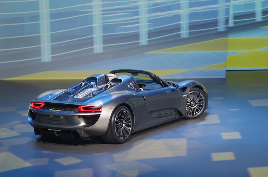 Porsche 918 Spyder unveiled