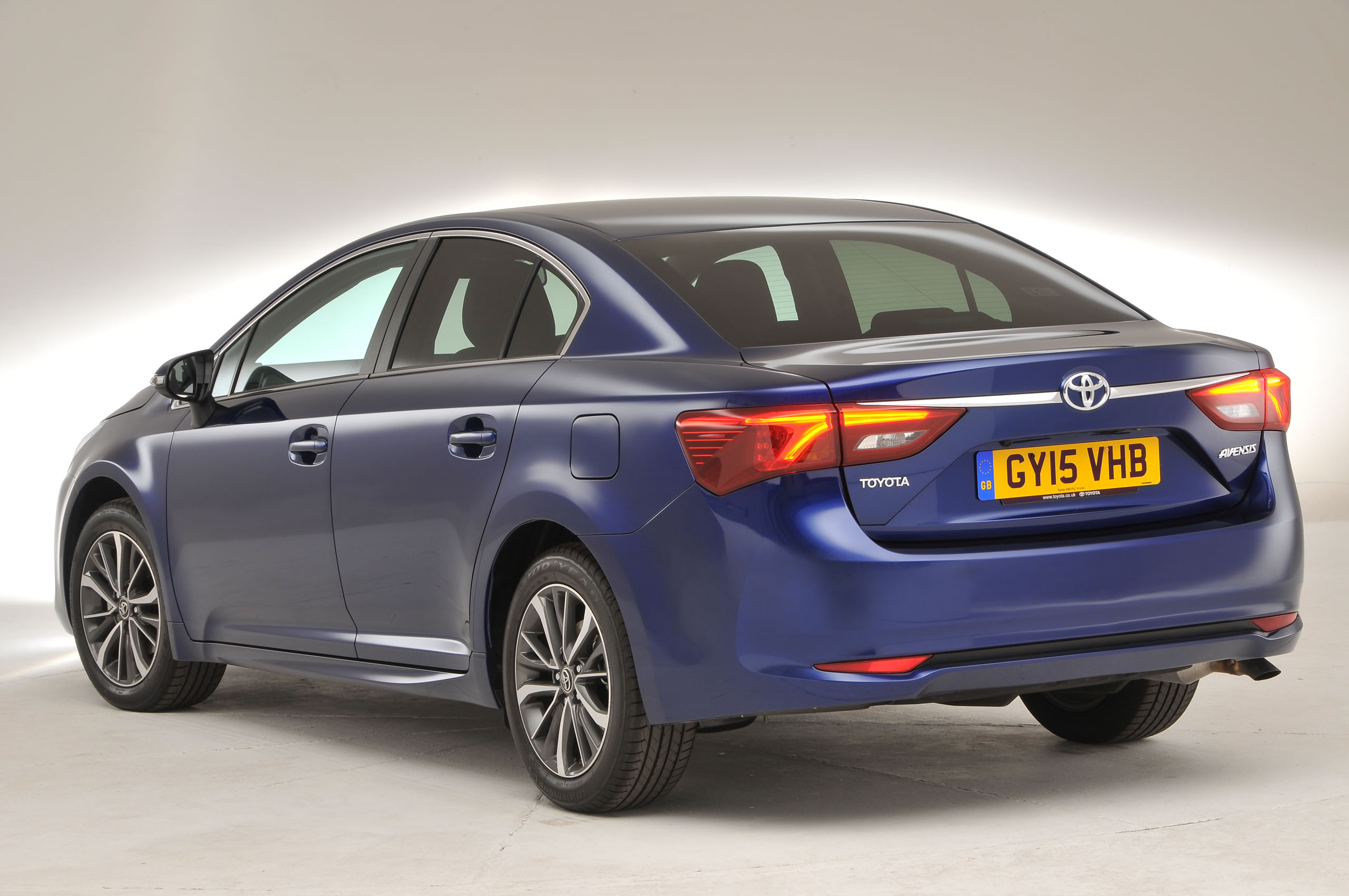 Toyota Avensis rear quarter