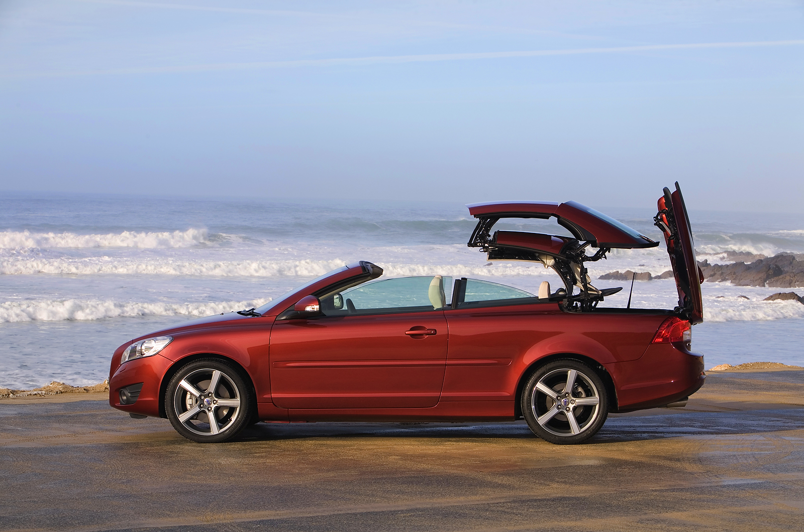 Volvo C70 folding metal roof