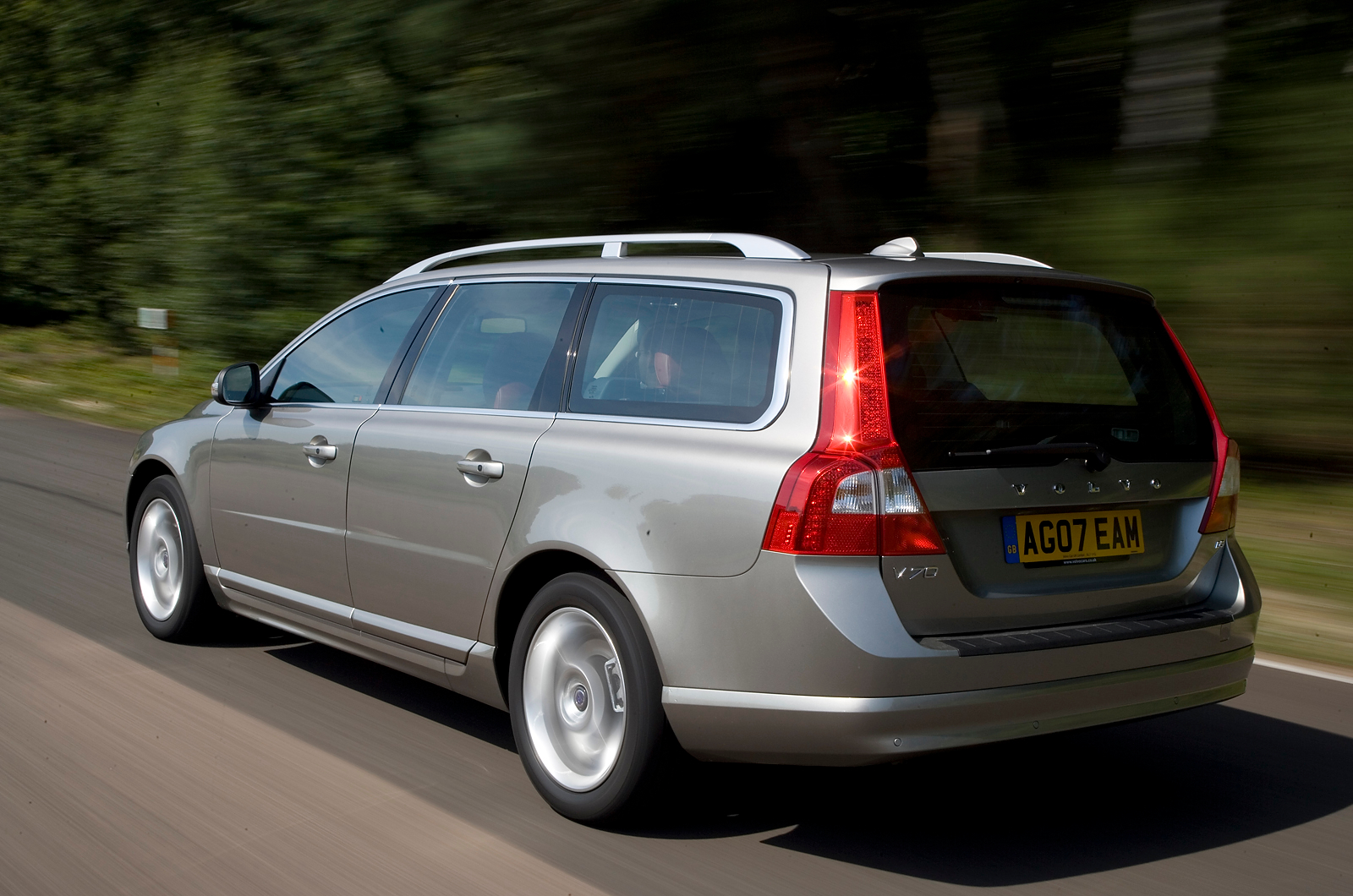 Volvo V70 rear quarter