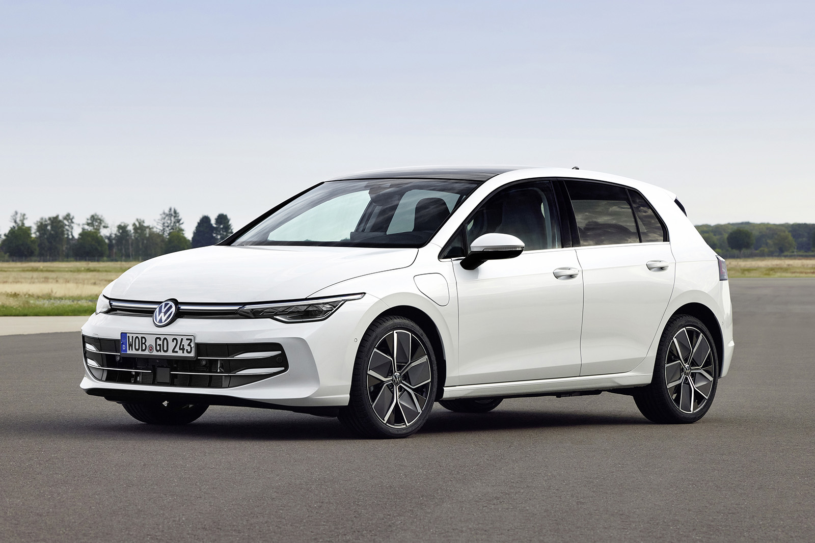 vw golf review 2024 18 